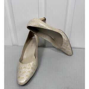 Vintage Roberto Capucci Women's Leather Cream Dress Pumps - Size 9